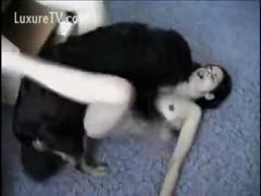 Skinny dilettante cumming hard as her dog pounds her constricted slit